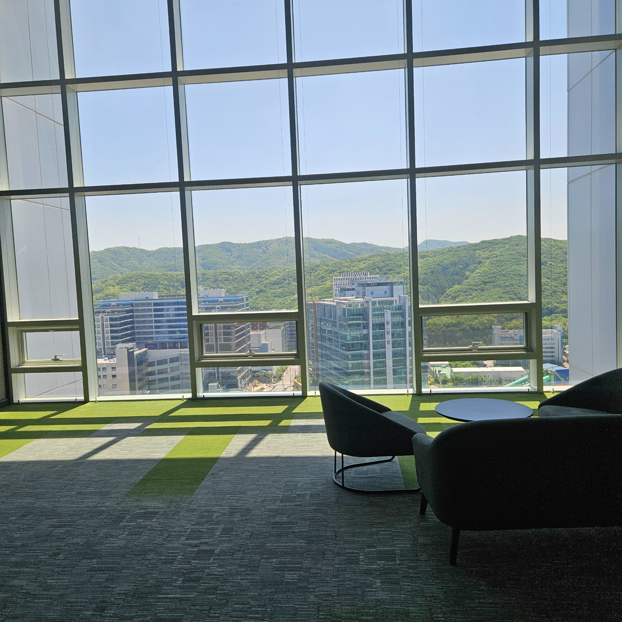 라운지 전경